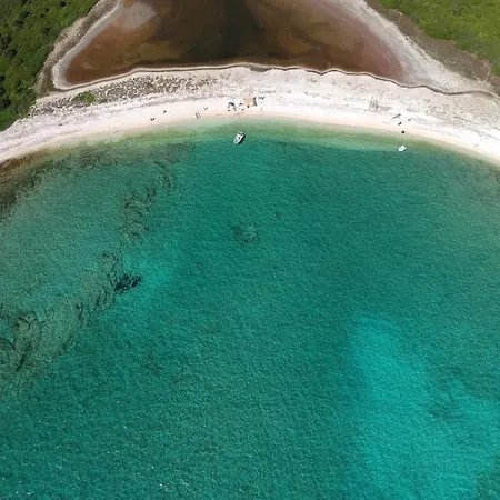 Дом отдыха House Antonio In Miholascica